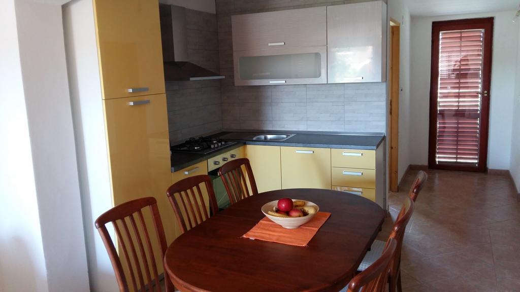 Apartments Ema Vir Eksteriør bilde