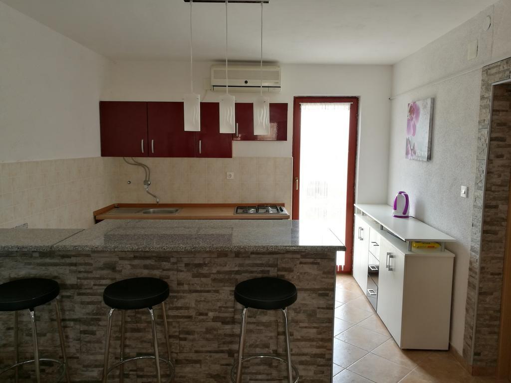 Apartments Ema Vir Eksteriør bilde